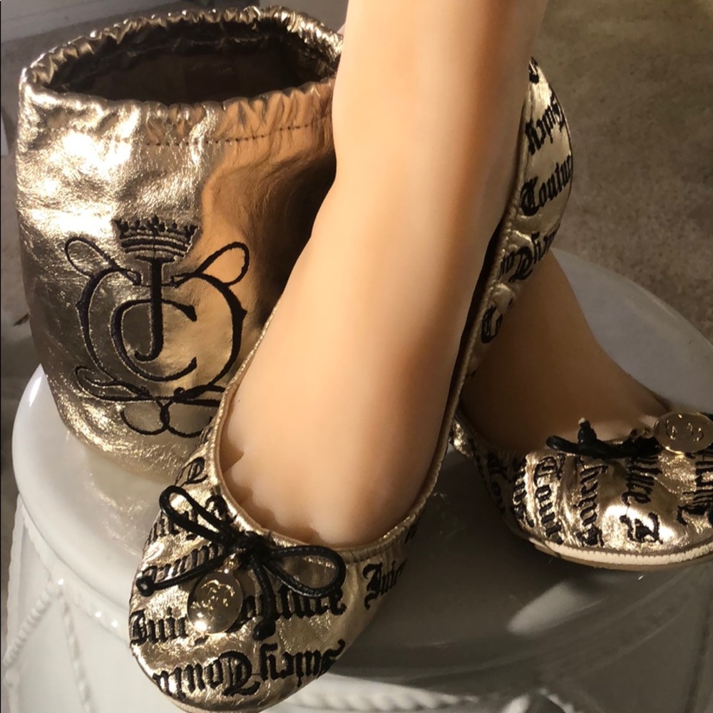 🌷SOLD🌷Juicy Couture ballet flat gold & blk